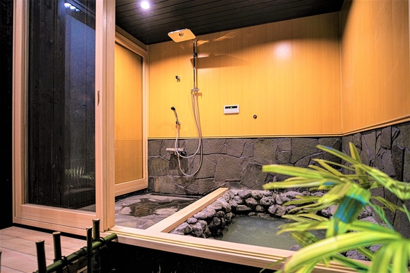【ファミリー】最大９名様〜露天岩風呂とバーカウンターで楽しむ贅沢な一棟貸し・京都駅徒歩10分